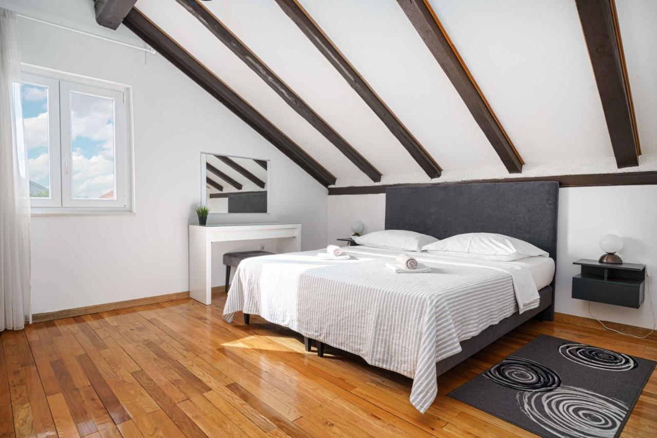 Apartments Micin Vodice Bagian luar foto